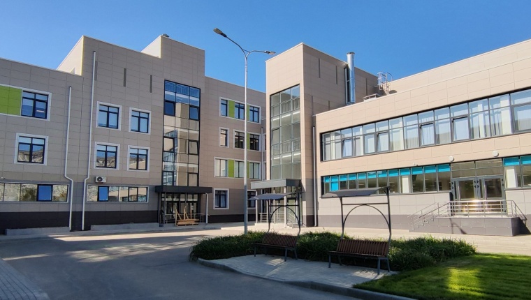 Школа № 7 в Дзержинском районе